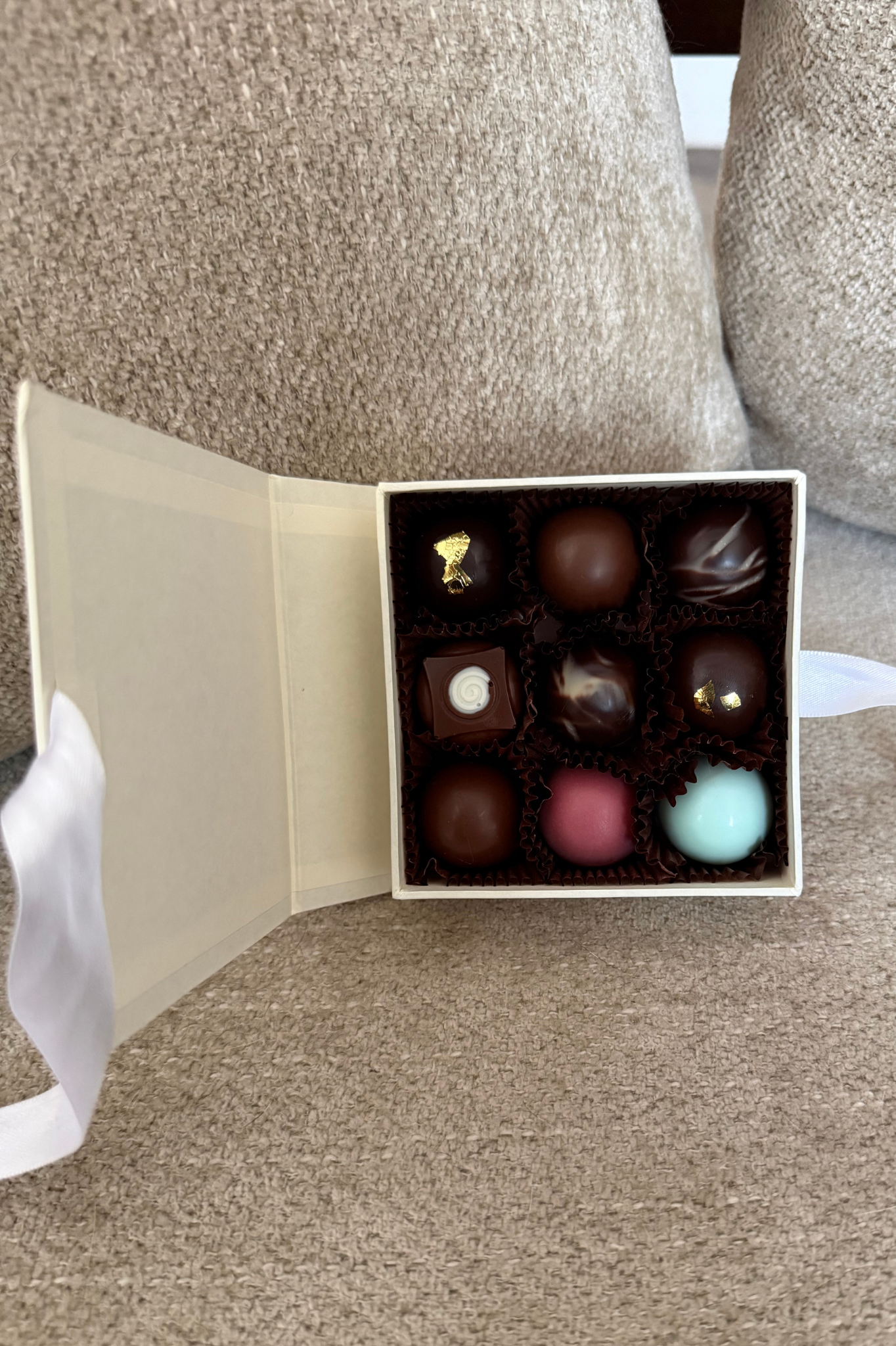 Chocolates de Recuerdo - Paquete de 10 cajas con 9 Chocolates | Chocolate Belga